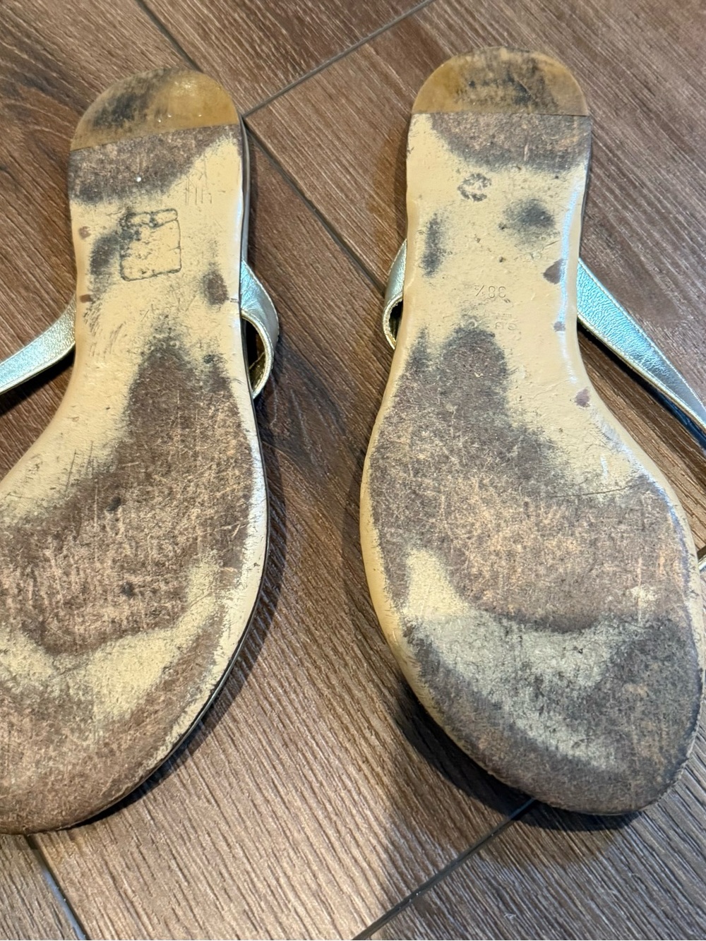 Gucci Metallic Gold Sandal Size 8.5 - Picture 5 of 8